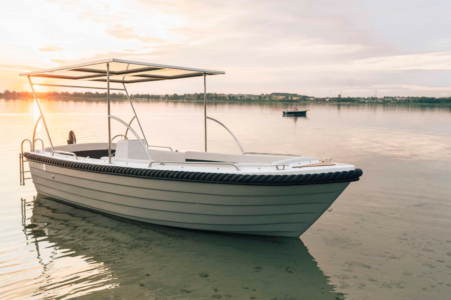 Sun Boat Wave 475